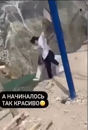 Rusya'da iki kadın uçurumun kenarındaki salıncaktan düştü